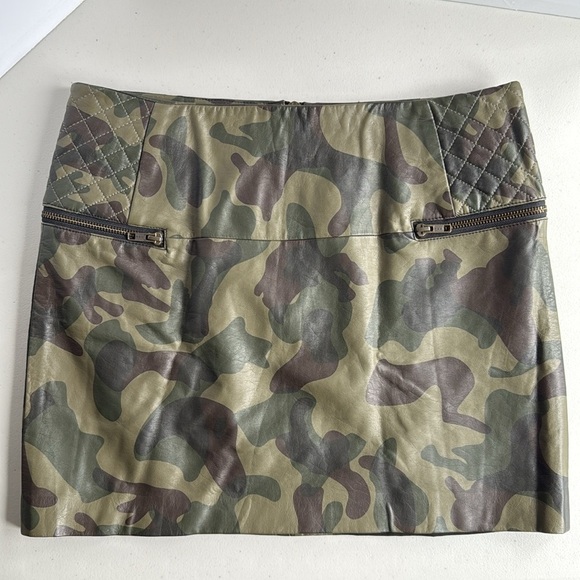 Sam Edelman Camo Green Mini Skirt Faux Leather Fully Lined - Picture 9 of 16
